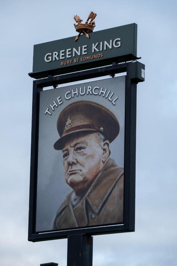 The Churchill By Greene King Inns ウートン・バセット エクステリア 写真